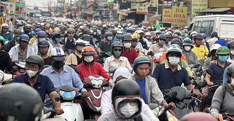 Tạo đột phá từ xe buýt “sạch” và miễn phí đi lại bằng xe buýt  -0