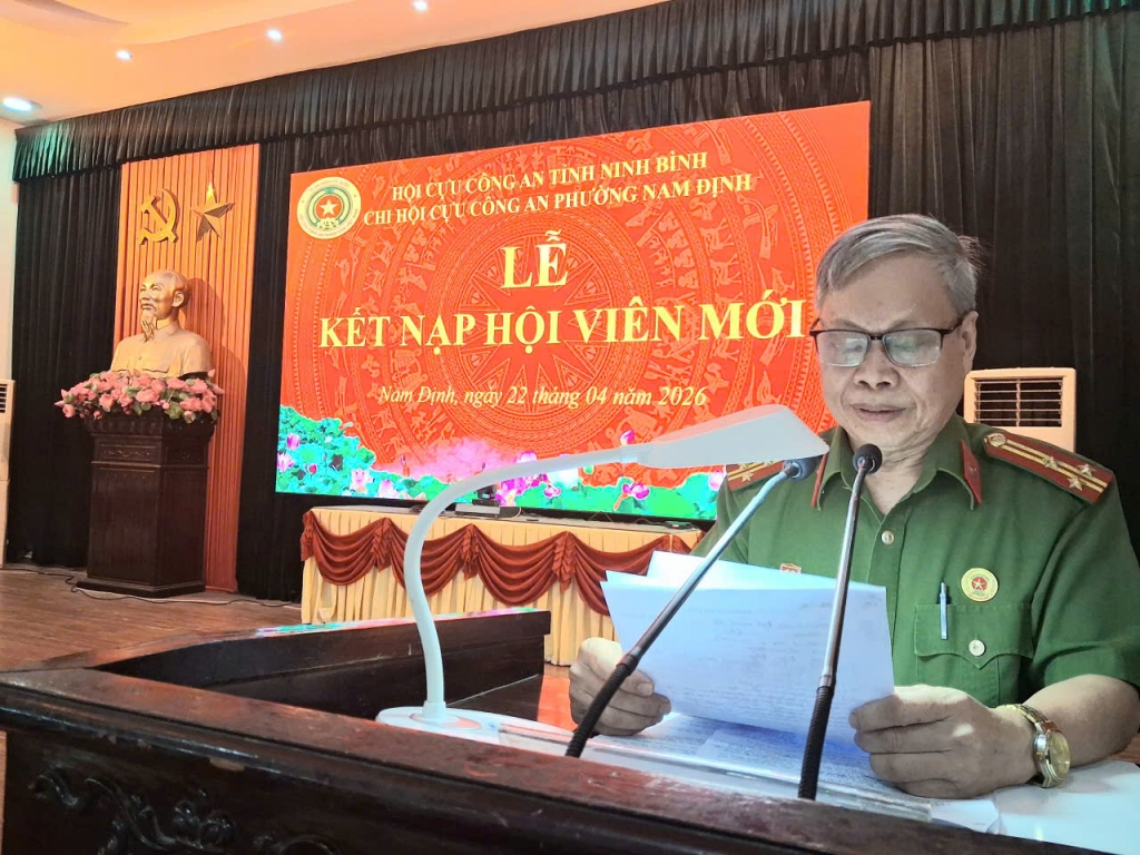 Ninh Bình: Chi hội Cựu CAND phường Nam Định tổ chức kết nạp hội viên mới