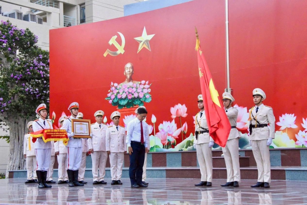 Hai tập thể Công an TP.HCM đón nhận danh hiệu Anh hùng LLVTND - Dấu ấn bản lĩnh, lan tỏa giá trị vì nhân dân phục vụ