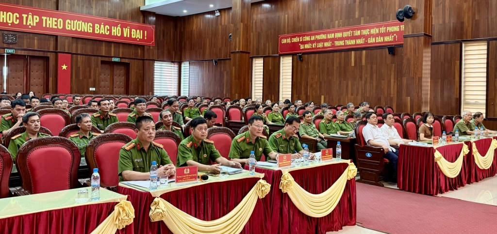 Ninh Bình: Chi hội Cựu CAND và Công an phường Nam Định ký kết Chương trình phối hợp trong công tác bảo đảm ANTT