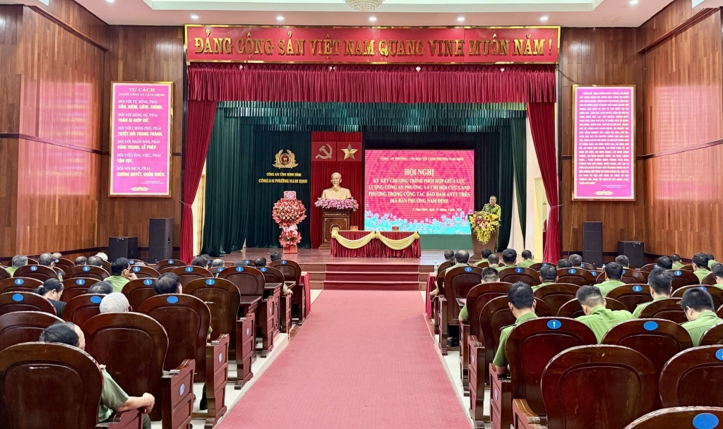 Ninh Bình: Chi hội Cựu CAND và Công an phường Nam Định ký kết Chương trình phối hợp trong công tác bảo đảm ANTT