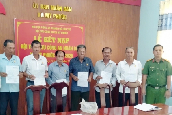 Cần Thơ: Chi hội Cựu CAND xã Mỹ Phước kết nạp 23 hội viên mới