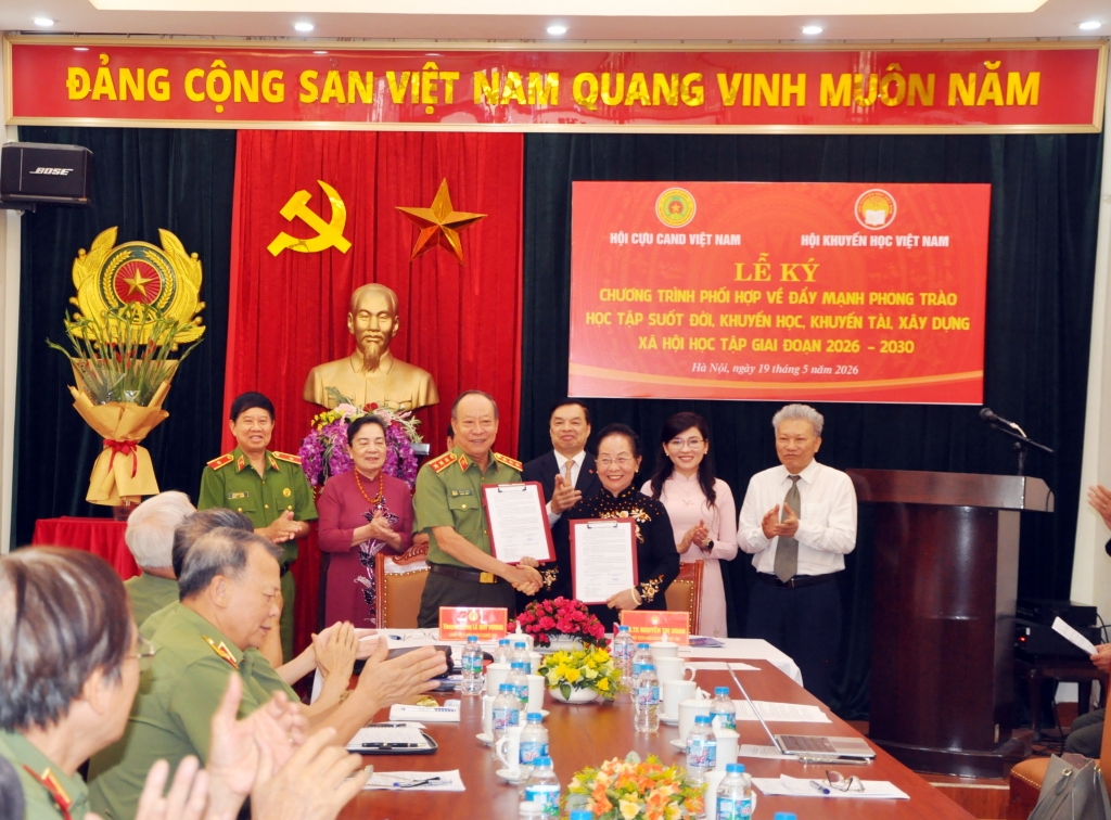 Khẳng định vai trò của Hội Cựu CAND Việt Nam và Hội Khuyến học Việt Nam trong xây dựng xã hội học tập
