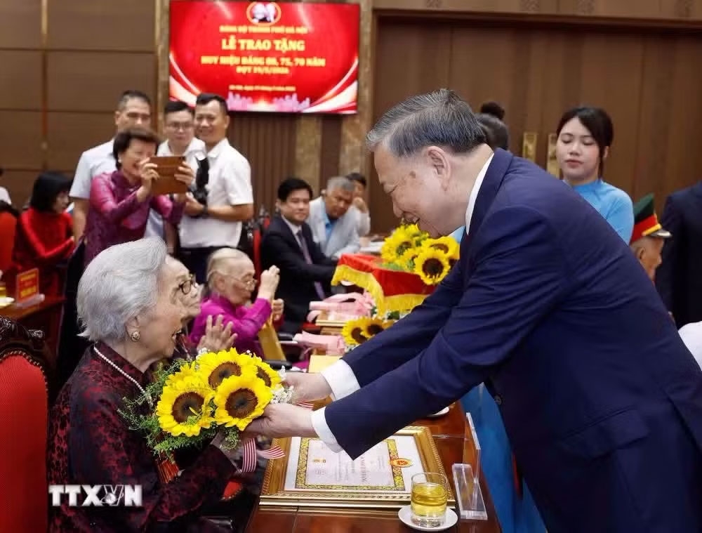Tổng Bí thư, Chủ tịch nước: Đảng viên lão thành là chỗ dựa tinh thần tin cậy