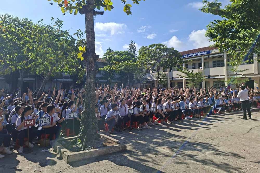 Tuyên truyền an toàn giao thông cho hơn 1.700 học sinh Tây Ninh