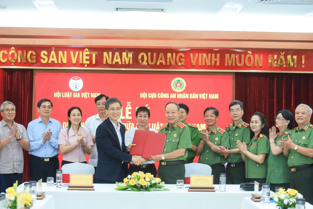 Hội Luật gia Việt Nam và Hội Cựu CAND Việt Nam ký kết Quy chế phối hợp