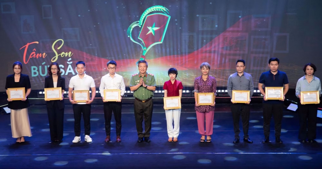 Bộ Công an kỷ niệm 101 năm Ngày Báo chí cách mạng Việt Nam và phát động Giải báo chí Vì an ninh Tổ quốc và bình yên cuộc sống