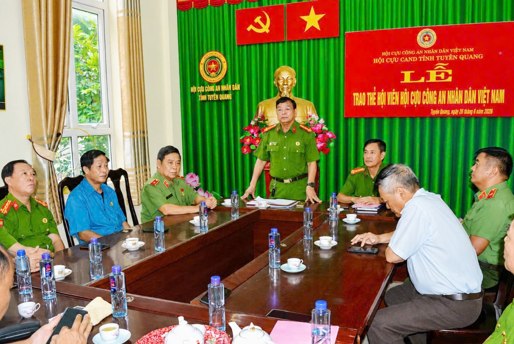 Hội Cựu CAND tỉnh Tuyên Quang tổ chức Lễ trao thẻ hội viên