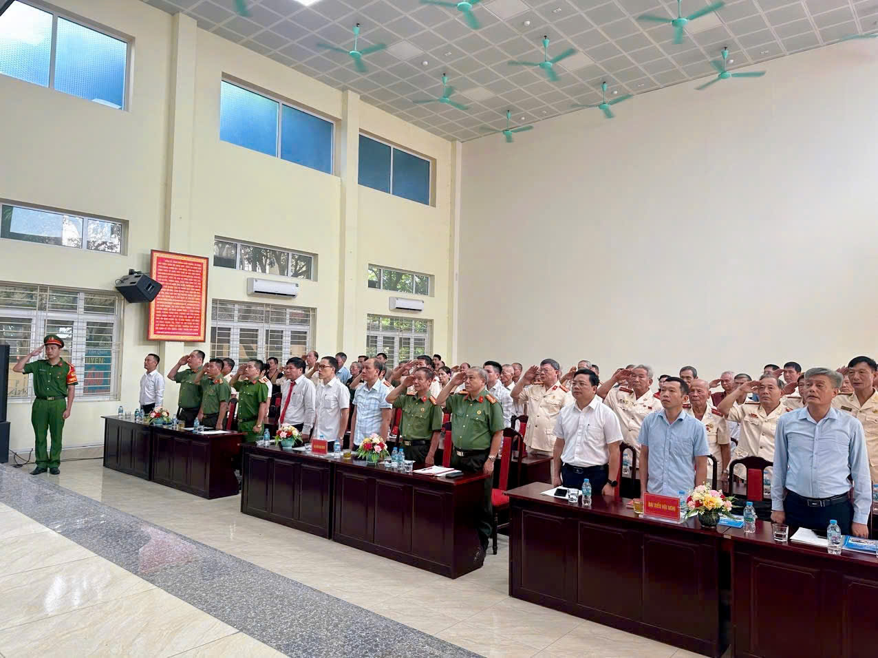 Nam Phù thành lập Hội Cựu Công an nhân dân, phát huy vai trò nòng cốt giữ gìn ANTT- Ảnh 1.