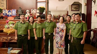 Công an TP.HCM thăm và tri ân gia đình đồng chí nguyên Giám đốc Nguyễn Chí Dũng