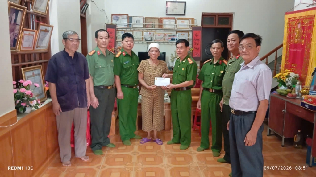 Hội Cựu CAND tỉnh Cao Bằng trao 195 triệu đồng hỗ trợ hội viên khó khăn