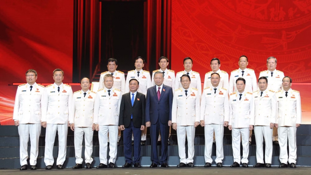 Tổng Bí thư, Chủ tịch nước Tô Lâm trao Huân chương Sao Vàng tặng lực lượng An ninh nhân dân