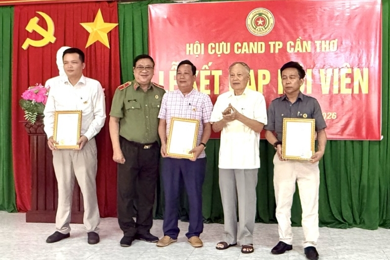 Câu lạc bộ Doanh nghiệp Cựu CAND TP. Cần Thơ kết nạp hội viên mới