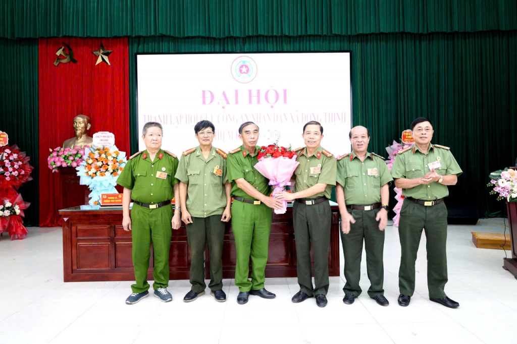 Ninh Bình: Thành lập Hội Cựu CAND xã Đồng Thịnh, nhiệm kỳ 2026 - 2030 Ninh Bình: Thành lập Hội Cựu CAND xã Đồng Thịnh, nhiệm kỳ 2026 - 2030
