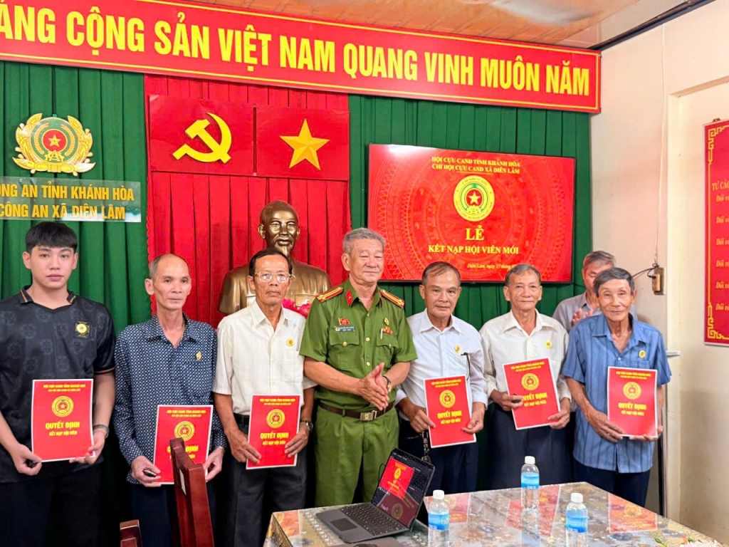 Khánh Hòa: Chi hội Cựu CAND xã Diên Lâm kết nạp hội viên mới