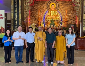 Thiếu tướng, Anh hùng LLVTND Vũ Hùng Vương thăm và làm việc với Ban Trị sự Giáo hội Phật giáo Việt Nam tỉnh Vĩnh Long