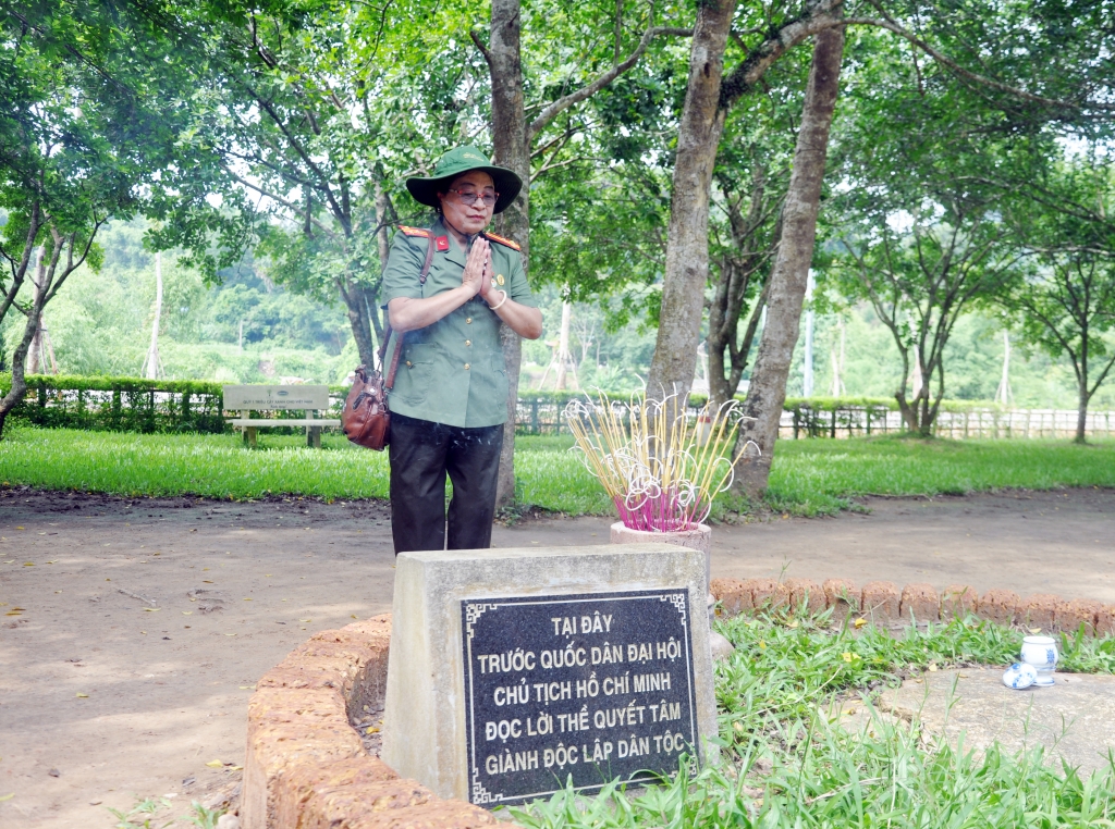 Giữ lửa truyền thống anh hùng qua hành trình về nguồn của lực lượng Công an chi viện chiến trường miền Nam Giữ lửa truyền thống anh hùng qua hành trình về nguồn của lực lượng Công an chi viện chiến trường miền Nam