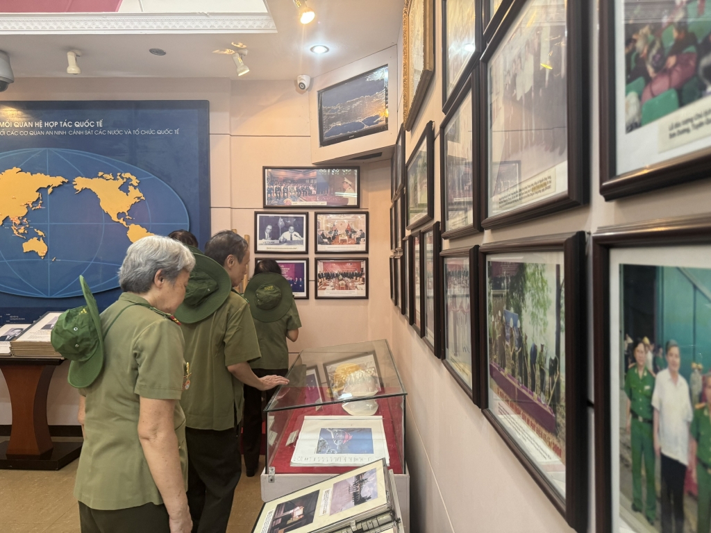 Giữ lửa truyền thống anh hùng qua hành trình về nguồn của lực lượng Công an chi viện chiến trường miền Nam
