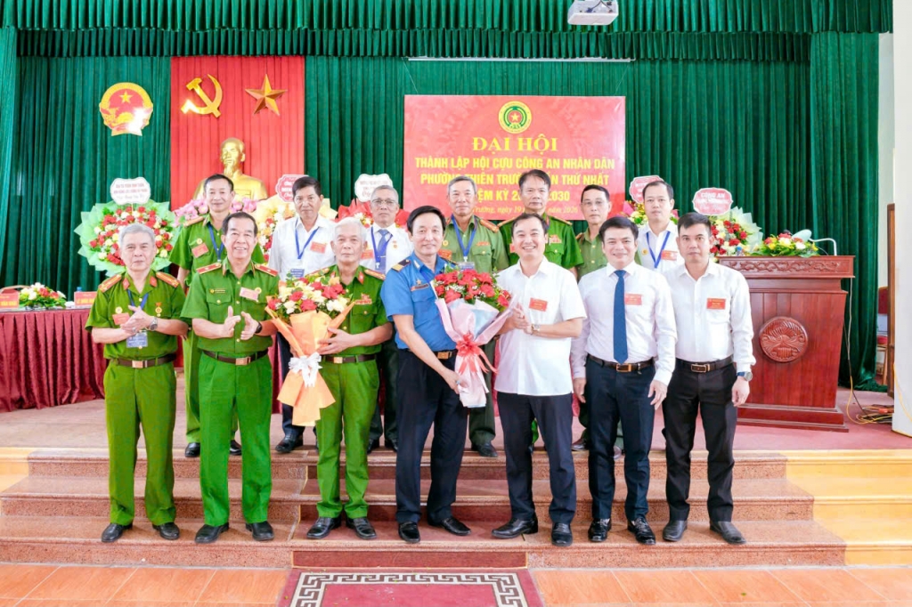 Ninh Bình: Thành lập Hội Cựu CAND phường Thiên Trường, nhiệm kỳ 2026 - 2030 Ninh Bình: Thành lập Hội Cựu CAND phường Thiên Trường, nhiệm kỳ 2026 - 2030
