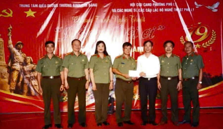 Ninh Bình: Hội Cựu CAND phường Phủ Lý tổ chức các hoạt động tri ân Ngày Thương binh - Liệt sĩ
