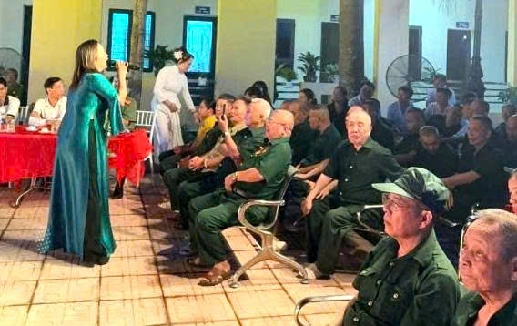 Ninh Bình: Hội Cựu CAND phường Phủ Lý tổ chức các hoạt động tri ân Ngày Thương binh - Liệt sĩ