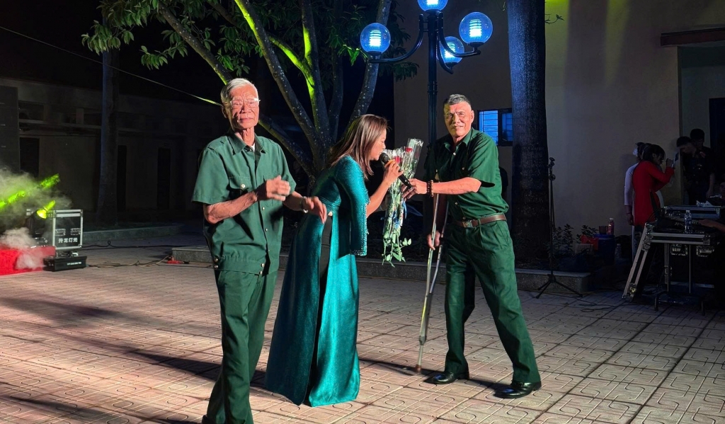 Ninh Bình: Hội Cựu CAND phường Phủ Lý tổ chức các hoạt động tri ân Ngày Thương binh - Liệt sĩ