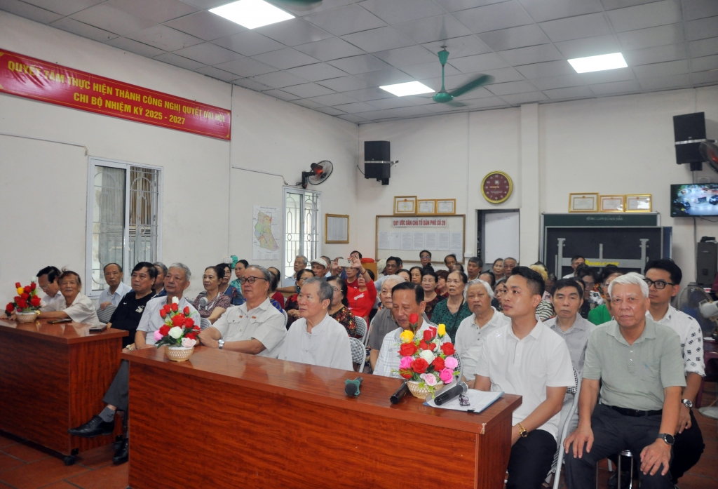 Ban liên lạc Công an hưu trí 19/5 Thăng Long   Hà Nội tri ân hội viên nhân ngày Thương binh - Liệt sĩ 27/7