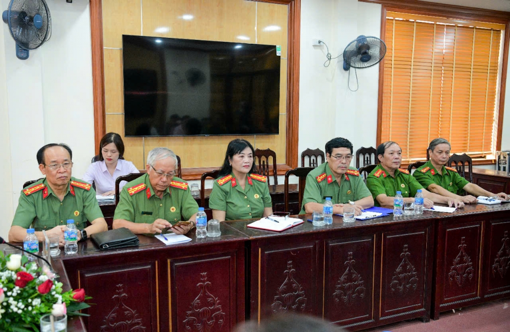 Ninh Bình: Hội Luật gia tỉnh và Hội Cựu CAND tỉnh ký kết Chương trình phối hợp công tác
