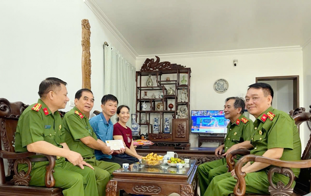Hải Phòng: Hội Cựu CAND phường Hồng Bàng tri ân các thương binh, thân nhân liệt sĩ nhân ngày 27/7