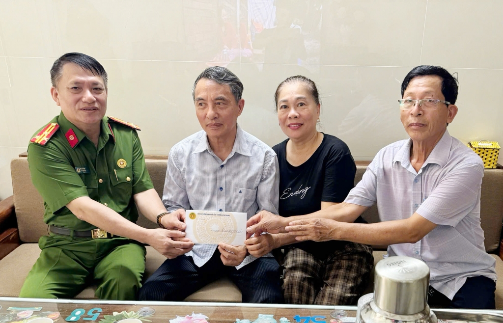 Hải Phòng: Hội Cựu CAND phường Hồng Bàng tri ân các thương binh, thân nhân liệt sĩ nhân ngày 27/7