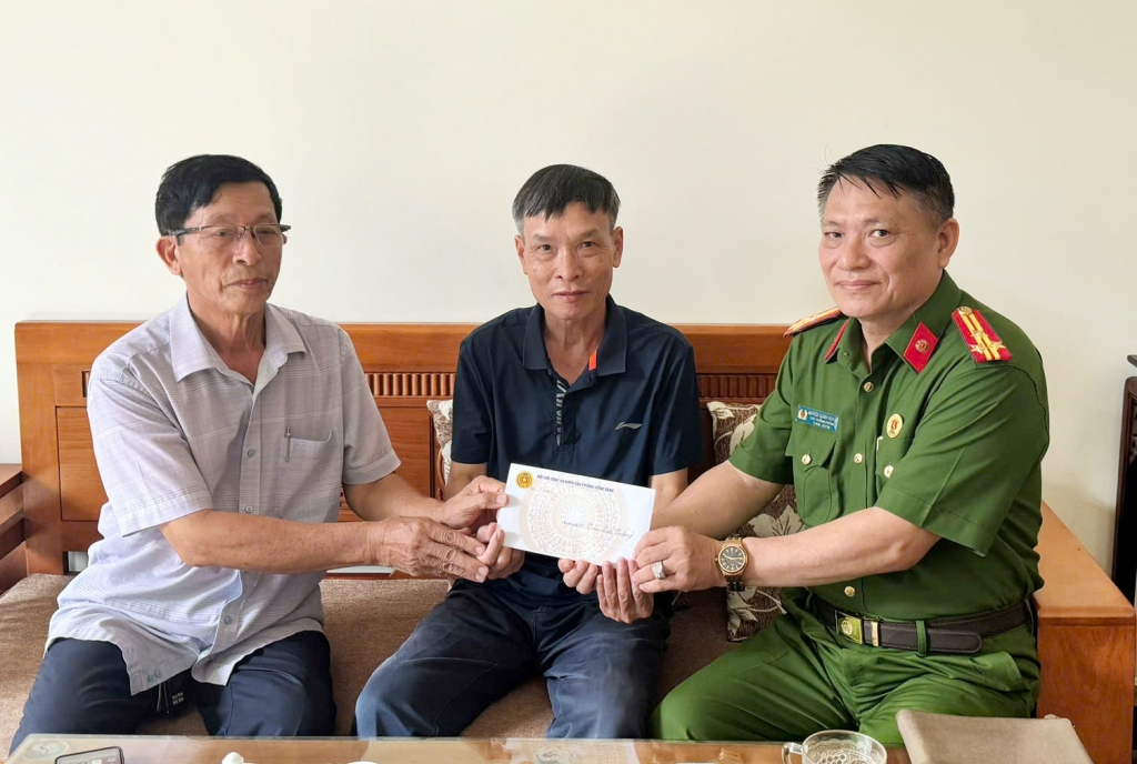 Hải Phòng: Hội Cựu CAND phường Hồng Bàng tri ân các thương binh, thân nhân liệt sĩ nhân ngày 27/7