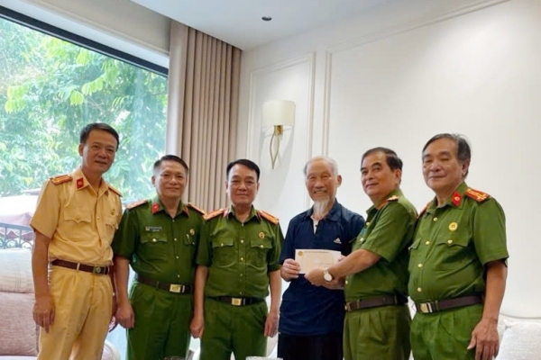 Hải Phòng: Hội Cựu CAND phường Hồng Bàng tri ân các thương binh, thân nhân liệt sĩ nhân ngày 27/7