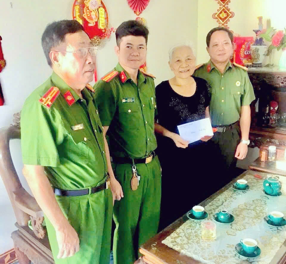 Ninh Bình: Hội Cựu CAND các xã, phường tổ chức nhiều hoạt động tri ân nhân kỷ niệm 79 năm Ngày Thương binh - Liệt sĩ