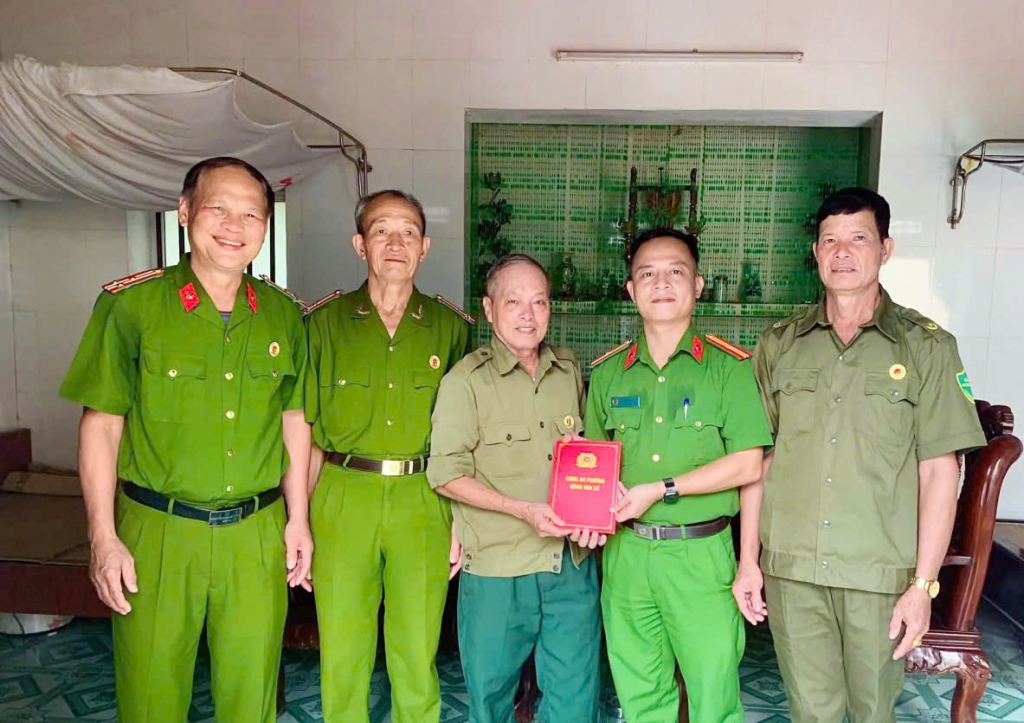 Ninh Bình: Hội Cựu CAND các xã, phường tổ chức nhiều hoạt động tri ân nhân kỷ niệm 79 năm Ngày Thương binh - Liệt sĩ