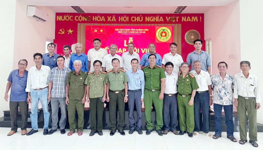 Khánh Hòa: Chi hội Cựu CAND xã Cà Ná kết nạp hội viên mới