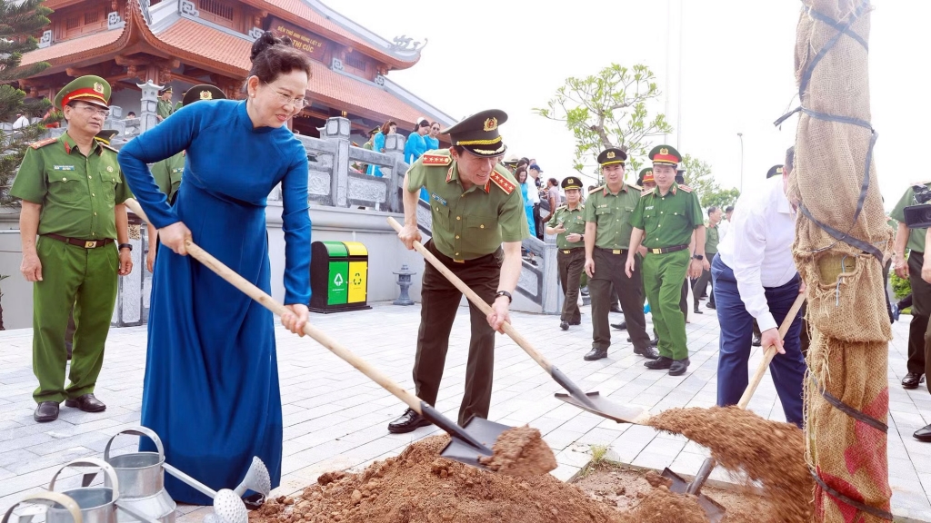 Khánh thành Khu lưu niệm Anh hùng liệt sĩ Công an nhân dân Bùi Thị Cúc