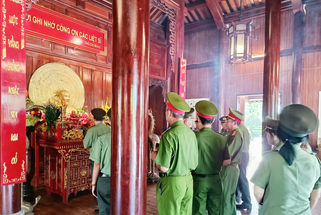 Hội Cựu CAND tỉnh Khánh Hòa tổ chức nhiều hoạt động ý nghĩa Ngày Thương binh - Liệt sĩ