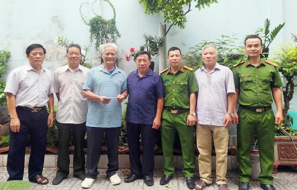 TP.HCM: Hội Cựu CAND phối hợp trao 700 phần quà tri ân thương binh, gia đình liệt sĩ