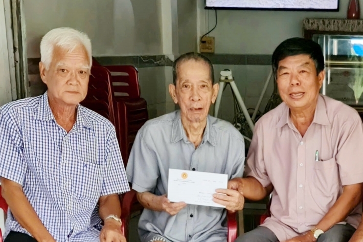 Cần Thơ: Chi hội Cựu CAND phường Cái Khế tri ân các gia đình chính sách nhân ngày 27/7