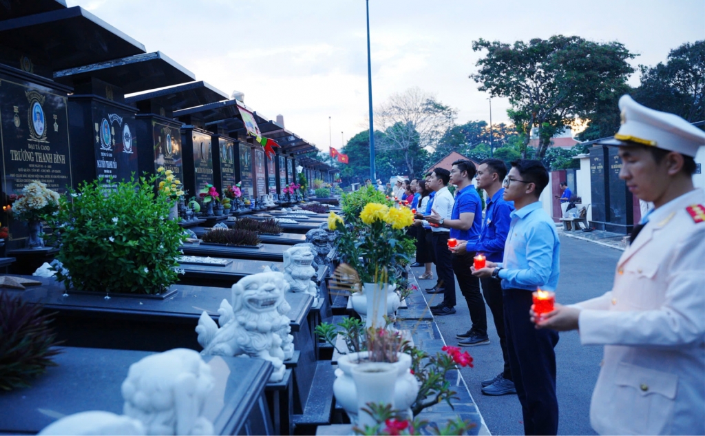 Tuổi trẻ Công an TP. Hồ Chí Minh tiếp nối truyền thống Uống nước nhớ nguồn