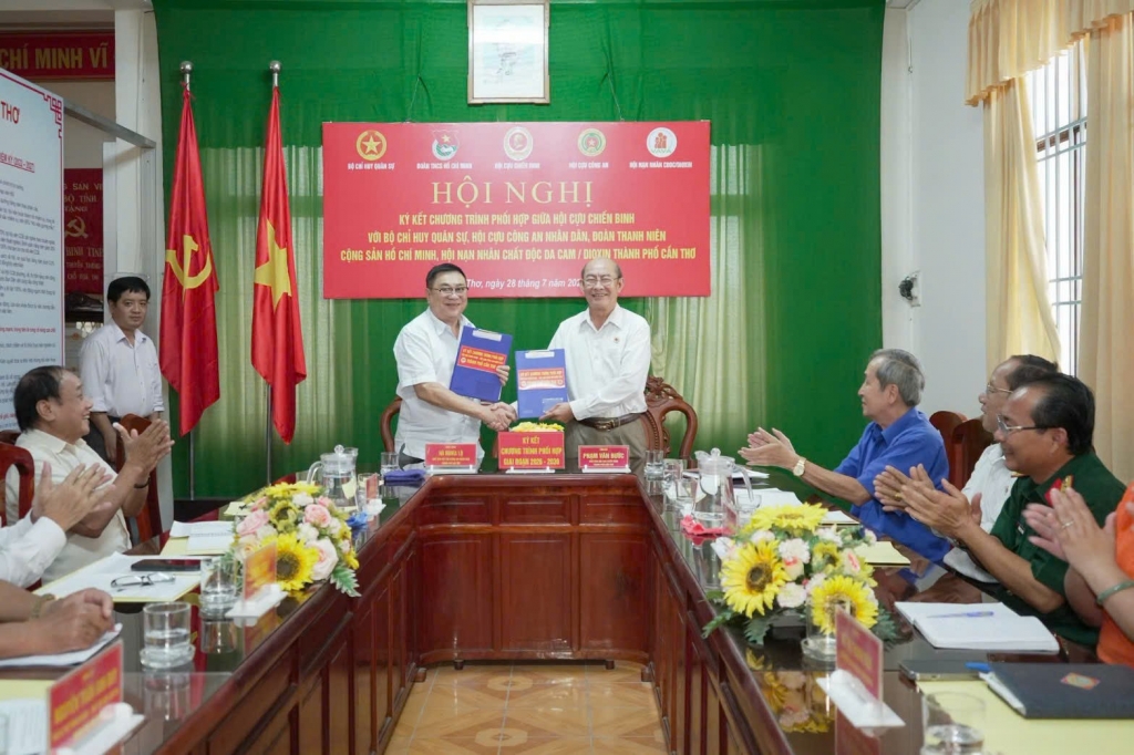 Cần Thơ: Hội Cựu CAND và Hội Cựu Chiến binh thành phố ký quy chế phối hợp giai đoạn 2026 - 2031