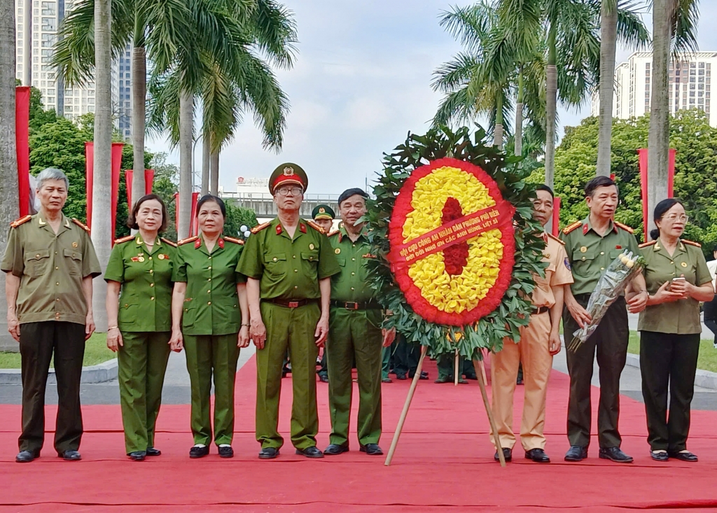 Hà Nội: Hội Cựu CAND phường Phú Diễn tổ chức chuỗi hoạt động tri ân Ngày Thương binh - Liệt sĩ