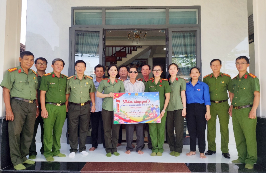 Hội Cựu CAND tỉnh Gia Lai thắp sáng truyền thống cách mạng