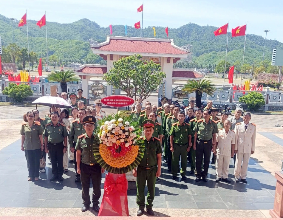 Hội Cựu CAND tỉnh Gia Lai thắp sáng truyền thống cách mạng