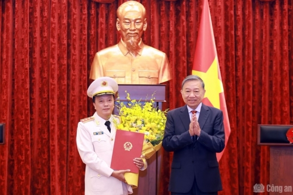 Trao quyết định thăng cấp bậc hàm Thượng tướng đối với Thứ trưởng Đặng Hồng Đức