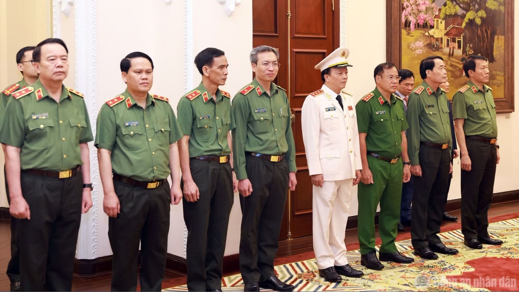 Trao quyết định thăng cấp bậc hàm Thượng tướng đối với Thứ trưởng Đặng Hồng Đức