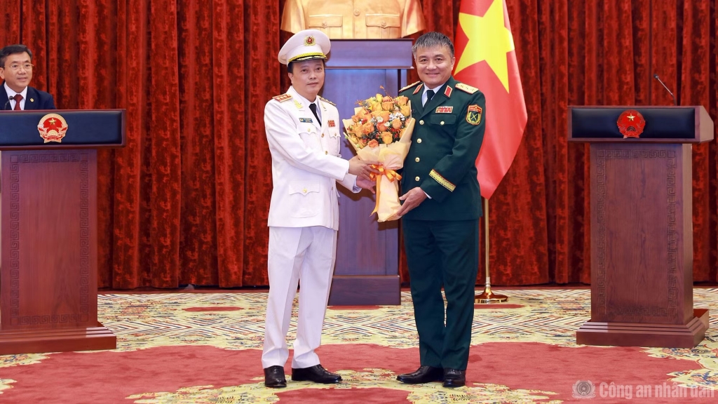 Trao quyết định thăng cấp bậc hàm Thượng tướng đối với Thứ trưởng Đặng Hồng Đức