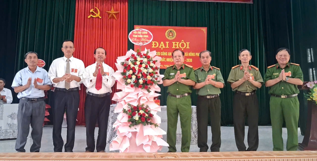 Ninh Bình: Thành lập Hội Cựu CAND xã Hồng Phong, nhiệm kỳ 2026 - 2030 Ninh Bình: Thành lập Hội Cựu CAND xã Hồng Phong, nhiệm kỳ 2026 - 2030