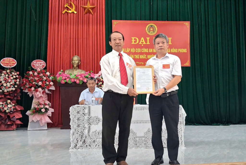 Ninh Bình: Thành lập Hội Cựu CAND xã Hồng Phong, nhiệm kỳ 2026 - 2030 Ninh Bình: Thành lập Hội Cựu CAND xã Hồng Phong, nhiệm kỳ 2026 - 2030