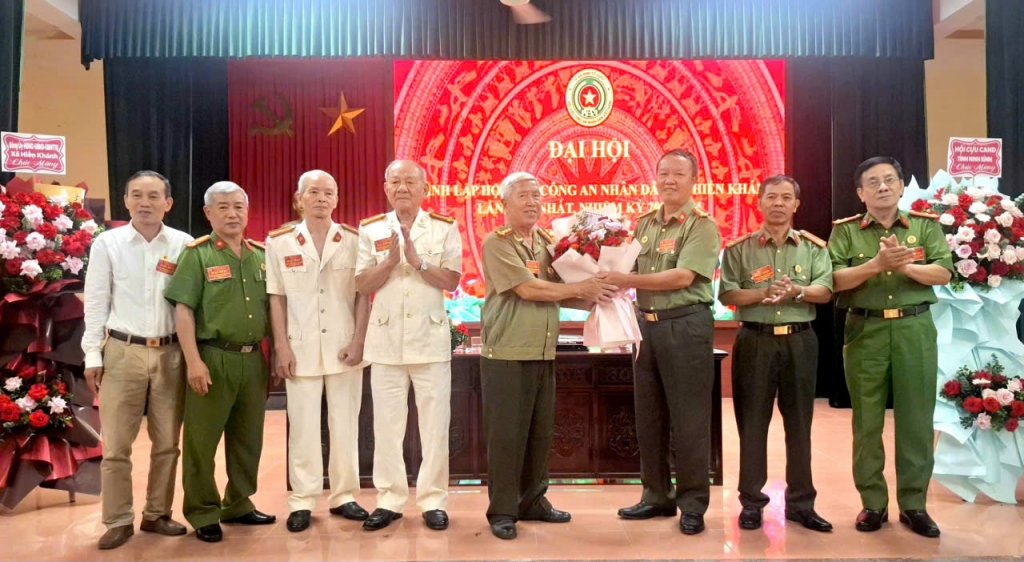 Ninh Bình: Thành lập Hội Cựu CAND xã Hiển Khánh, nhiệm kỳ 2026 - 2031 Ninh Bình: Thành lập Hội Cựu CAND xã Hiển Khánh, nhiệm kỳ 2026 - 2031